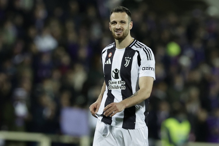 英超-虚惊！热身赛加蒂主动要求换人&amp;一瘸一拐离场，图多尔：只是抽筋